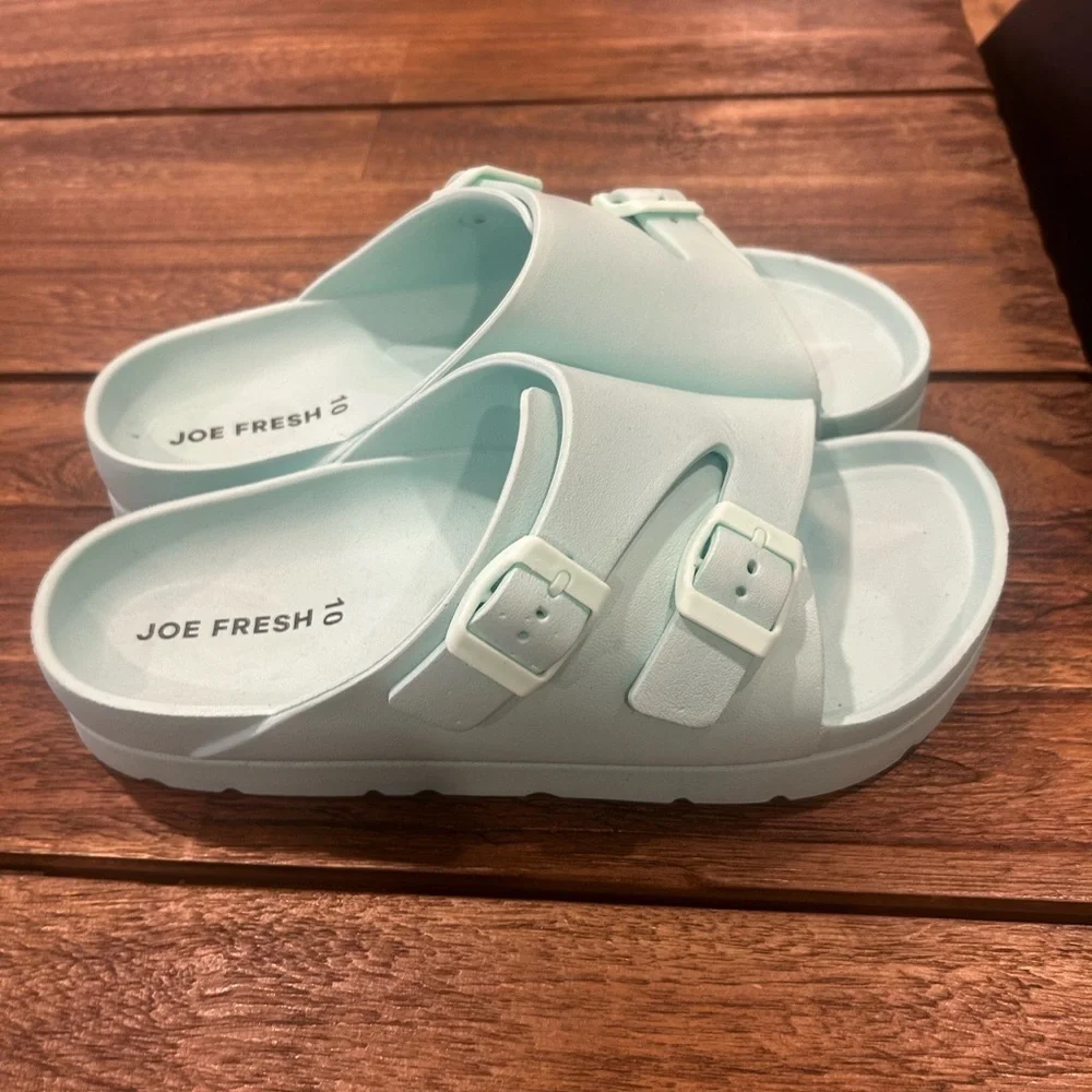 Woman’s double buckle turquoise slides. Size 10. Slight platform. - Picture 5 of 9